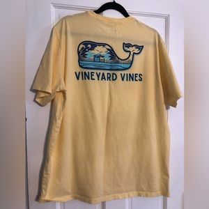 Vineyard Vines men’s xlarge tshirt. Yellow gently preowned